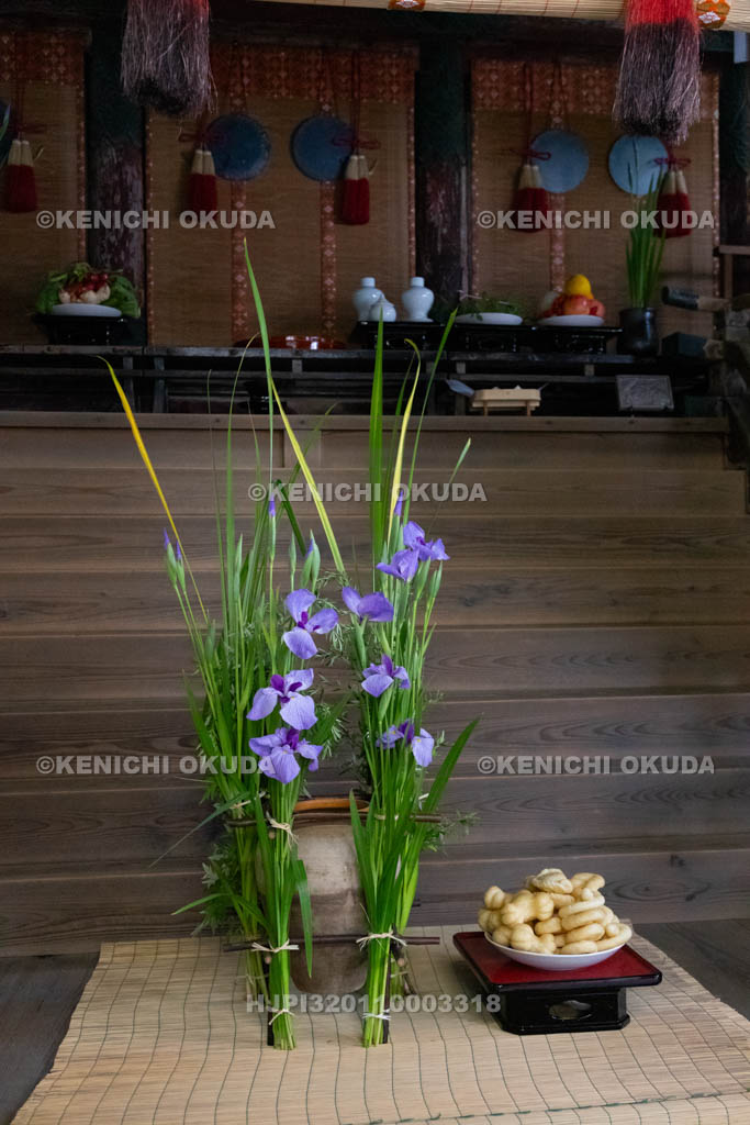 奈良県　漢國神社　鎮華（はなしずめ）・菖蒲祭　神前のソンとブト