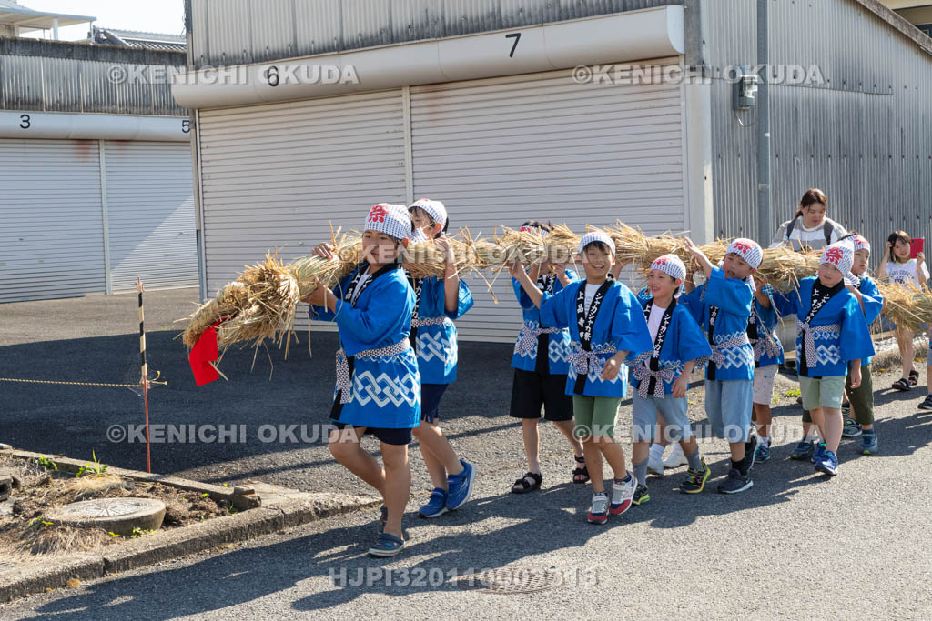 奈良県　上品寺町のシャカシャカ祭　練り歩き