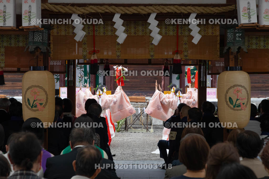 奈良県　率川神社　三枝祭（さいくさのまつり）　神楽奉奏