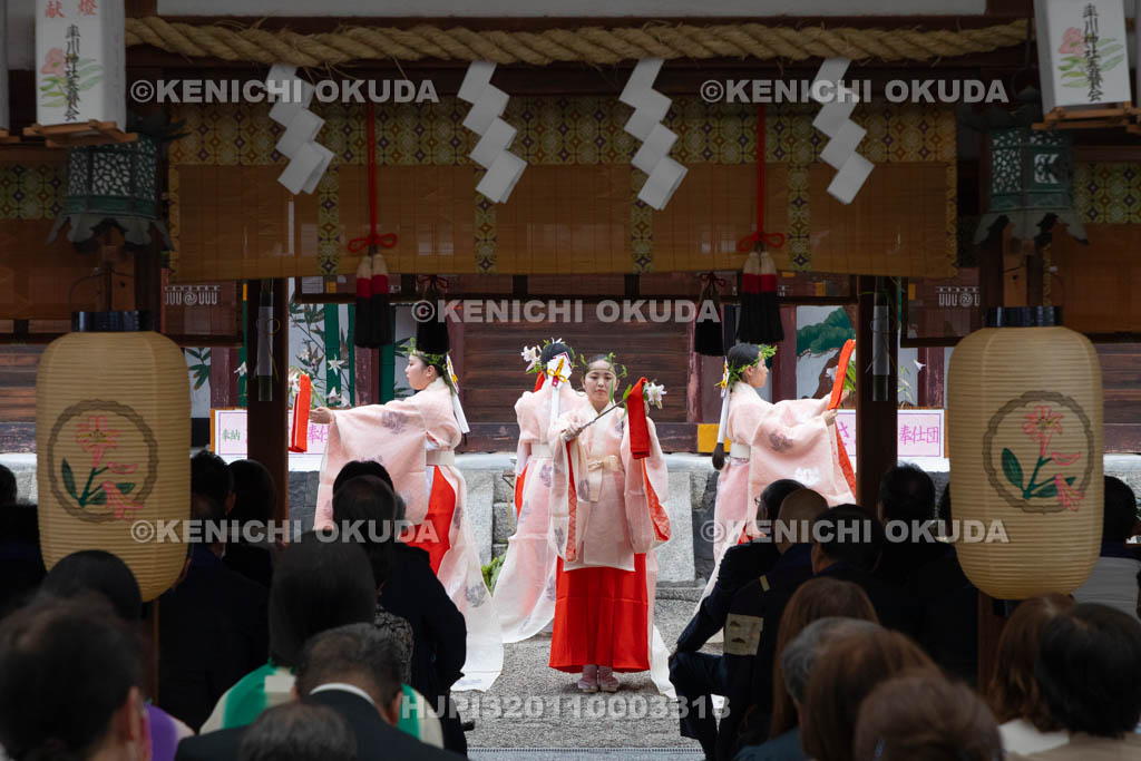 奈良県　率川神社　三枝祭（さいくさのまつり）　神楽奉奏