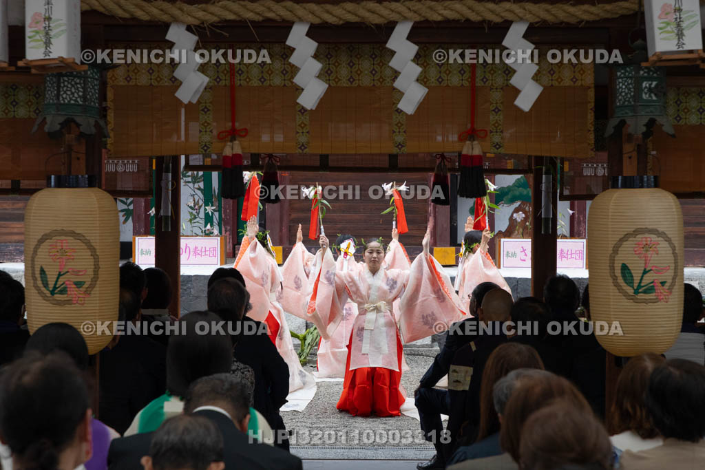 奈良県　率川神社　三枝祭（さいくさのまつり）　神楽奉奏