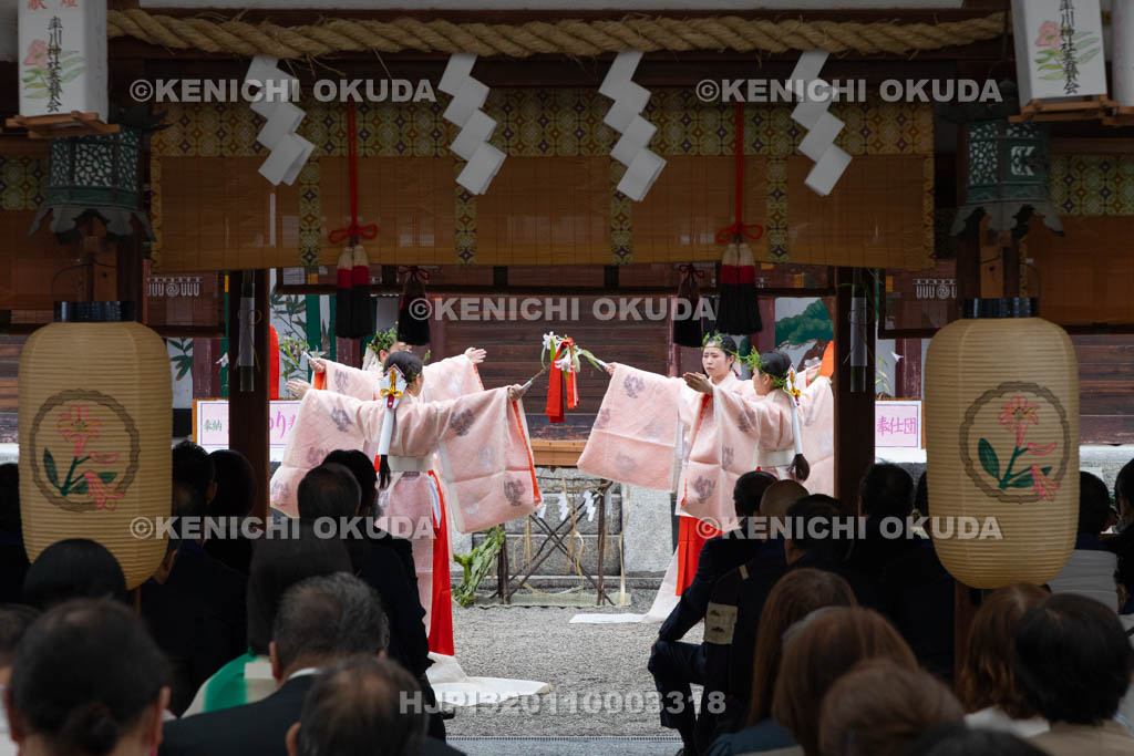 奈良県　率川神社　三枝祭（さいくさのまつり）　神楽奉奏