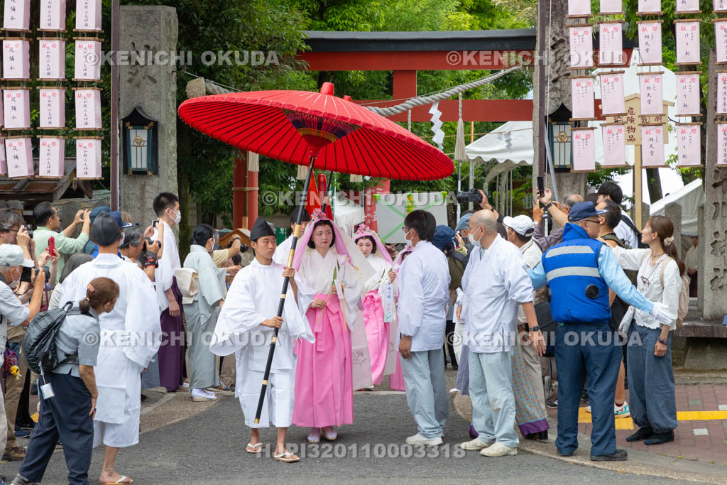 奈良県　率川神社　三枝祭（さいくさのまつり）　七媛女・ゆり姫・稚児行列