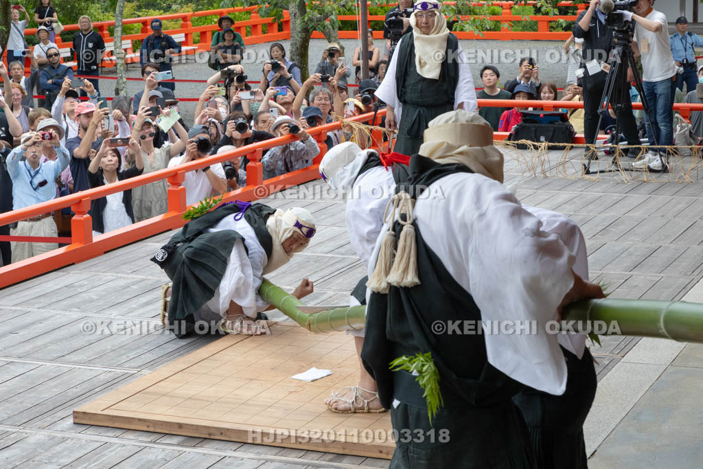京都府　鞍馬寺　竹伐り会式　竹ならし