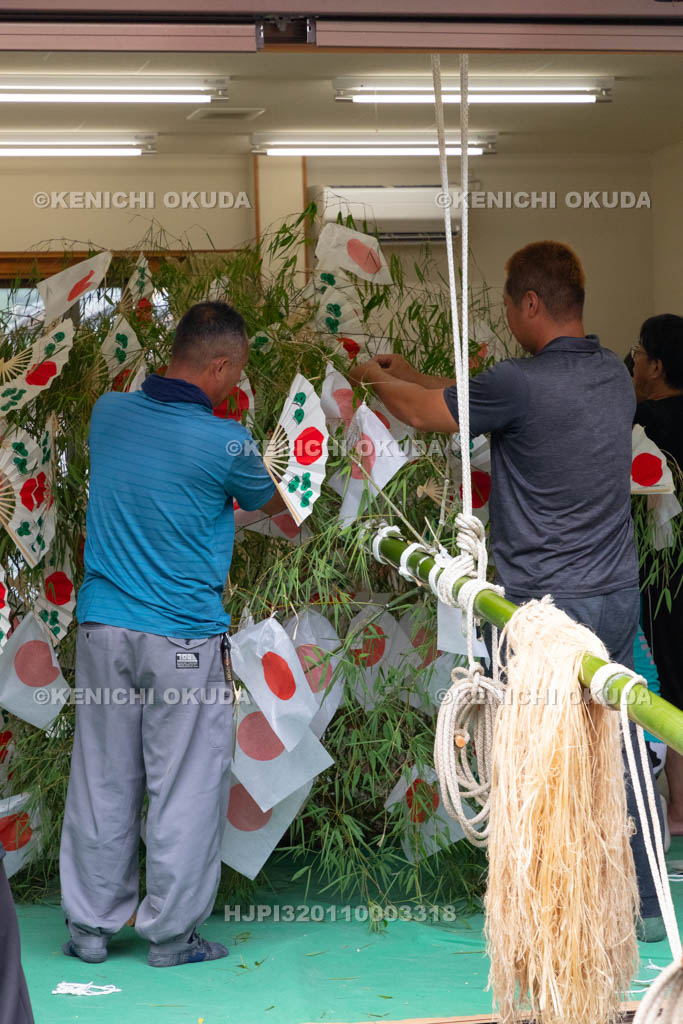 三重県　浅間祭前夜祭（方座浦）　幣竹作り