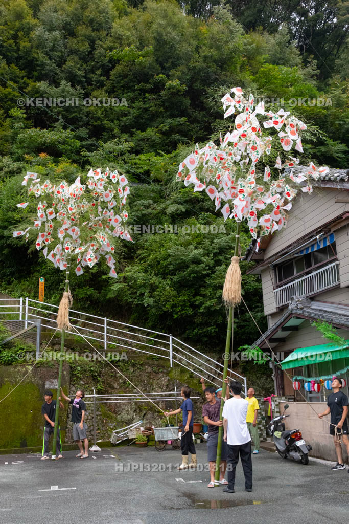 三重県　浅間祭前夜祭（方座浦）　幣竹作り