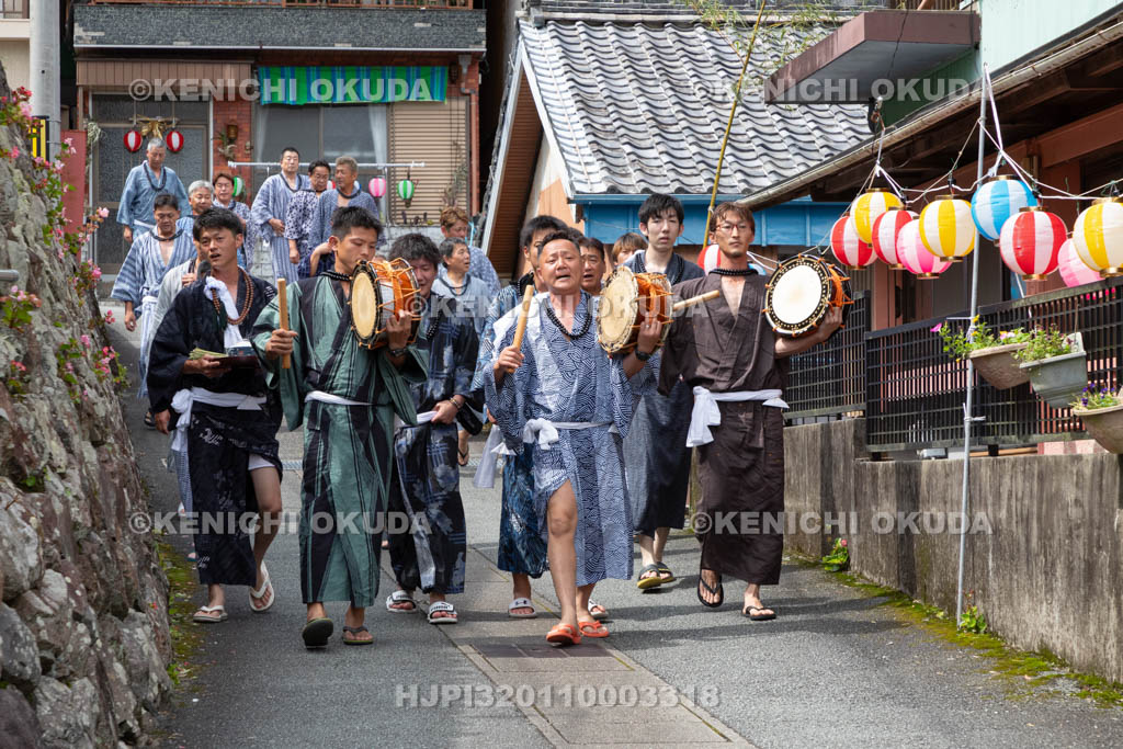 三重県　浅間祭前夜祭（方座浦）　垢離へ