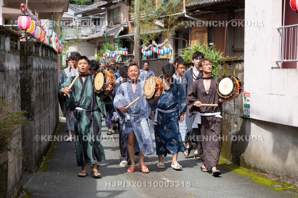 三重県　浅間祭前夜祭（方座浦）　垢離へ
