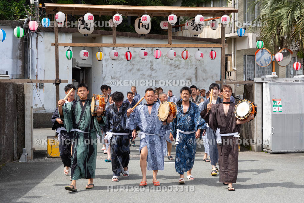 三重県　浅間祭前夜祭（方座浦）　垢離へ