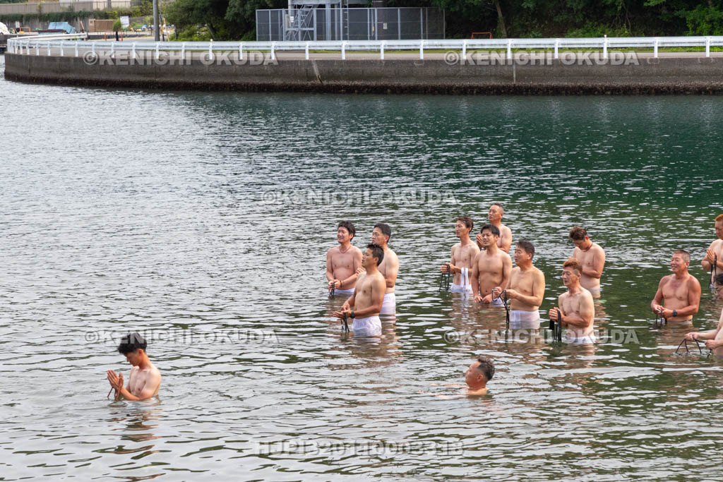 三重県　浅間祭前夜祭（方座浦）　六十四垢離