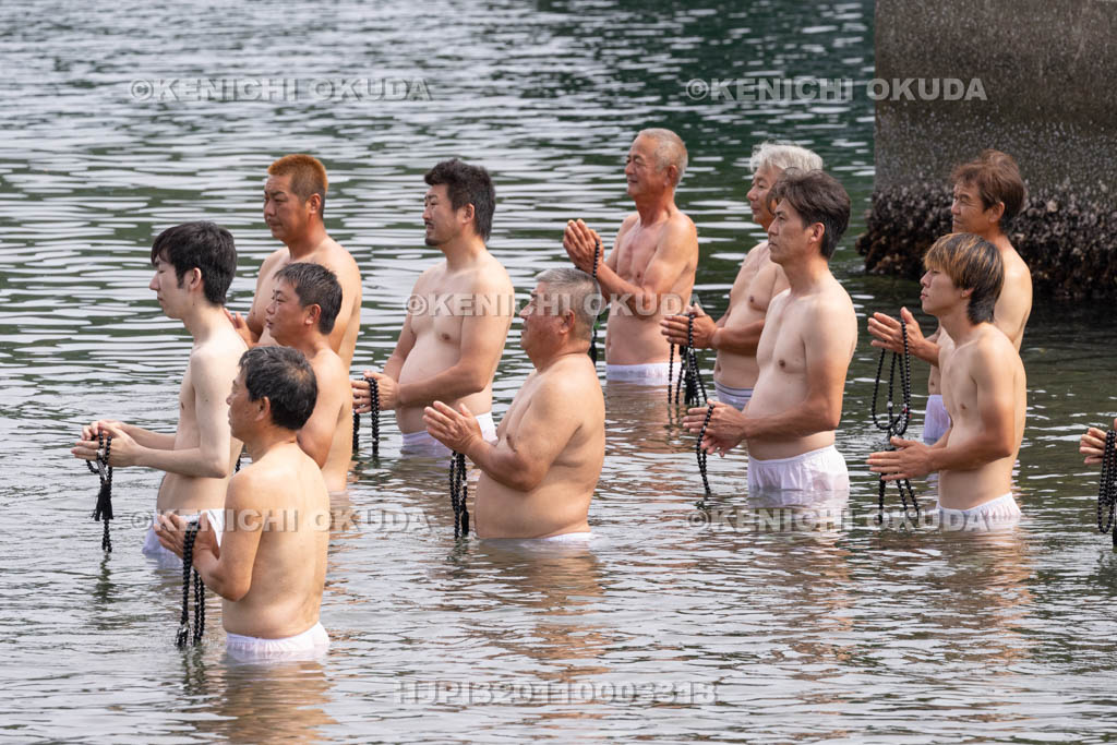 三重県　浅間祭前夜祭（方座浦）　六十四垢離