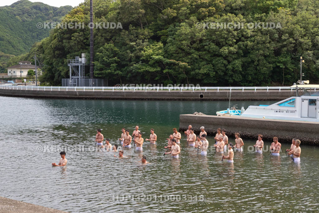 三重県　浅間祭前夜祭（方座浦）　六十四垢離