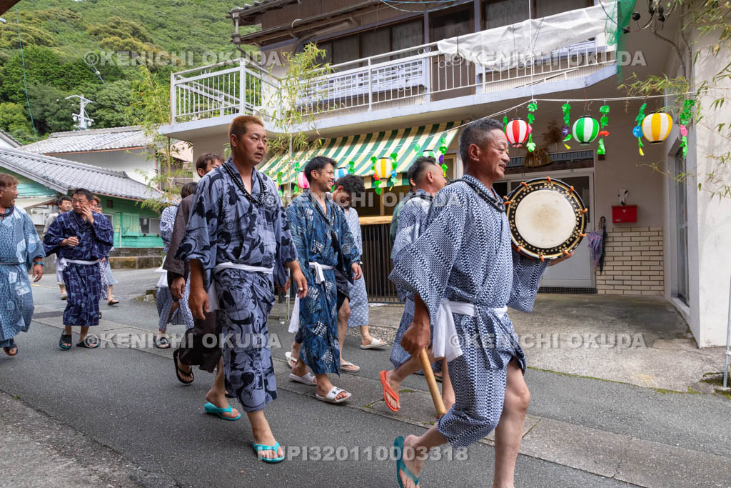 三重県　浅間祭前夜祭（方座浦）　垢離へ