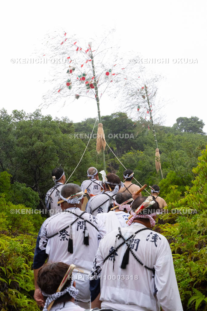 三重県　浅間祭本祭（方座浦）　山登り