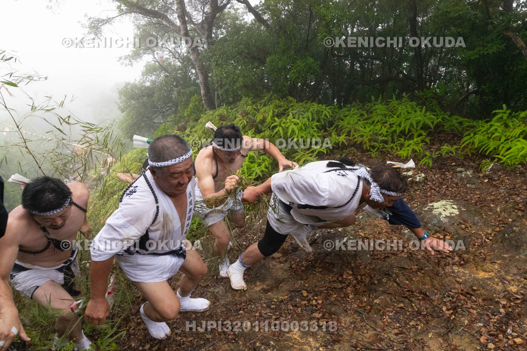 三重県　浅間祭本祭（方座浦）　大幣と小幣の競い合い
