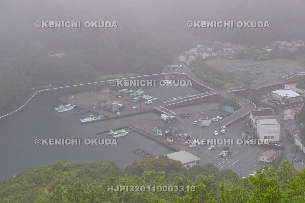 三重県　浅間山から望む方座浦