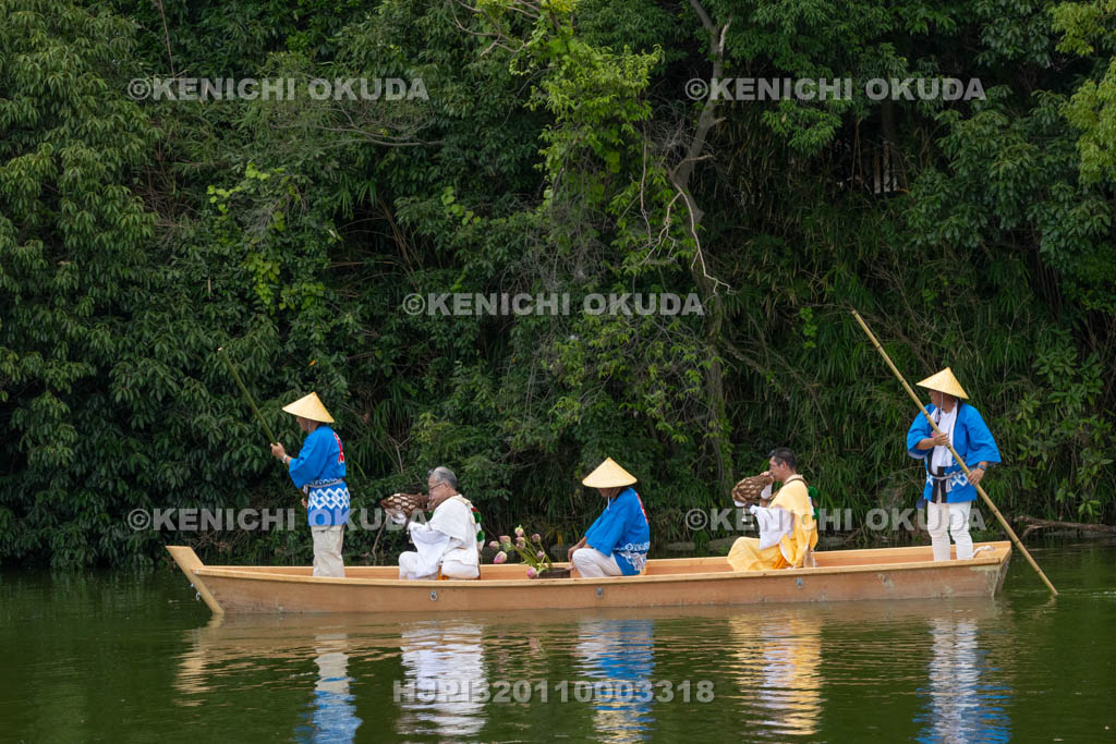 奈良県　金峯山寺　蓮華会　奥田の蓮取り