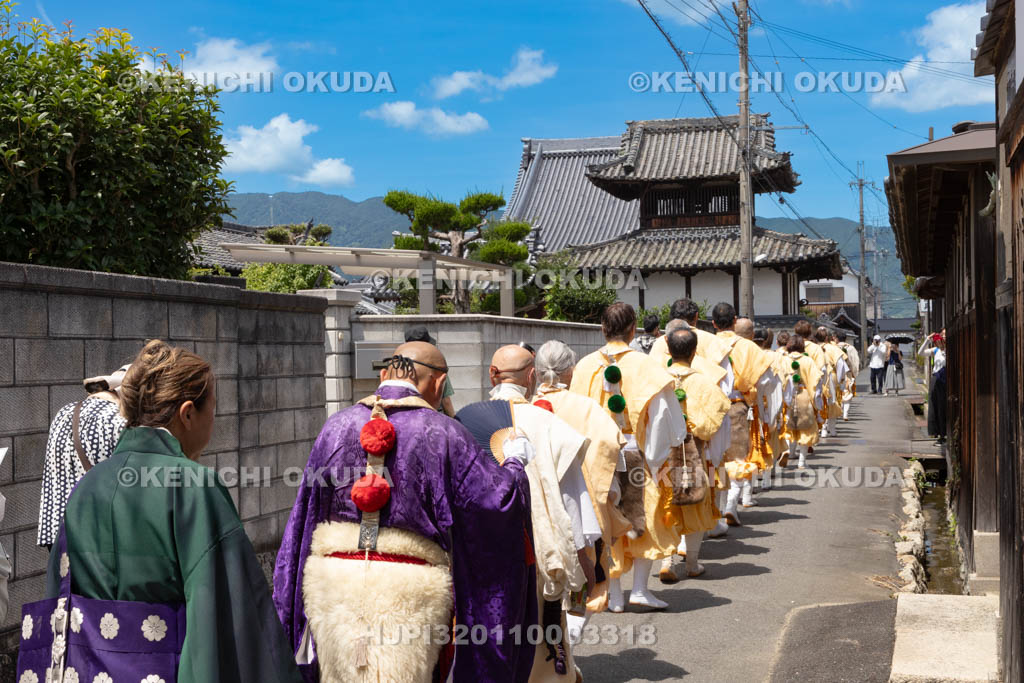 奈良県　金峯山寺　蓮華会　奥田の蓮取り