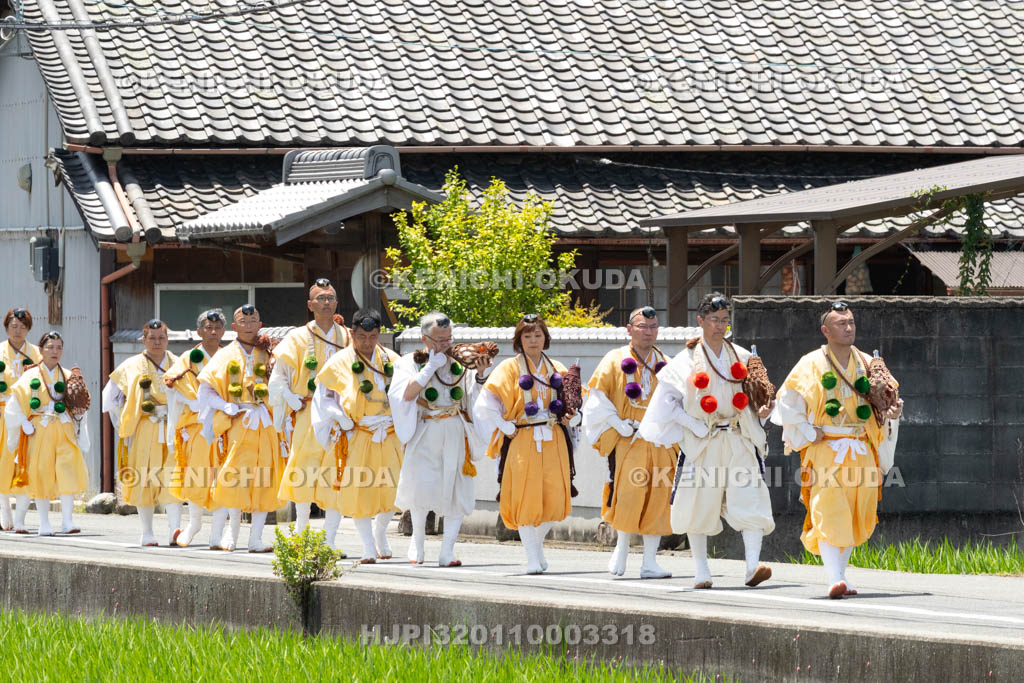 奈良県　金峯山寺　蓮華会　奥田の蓮取り