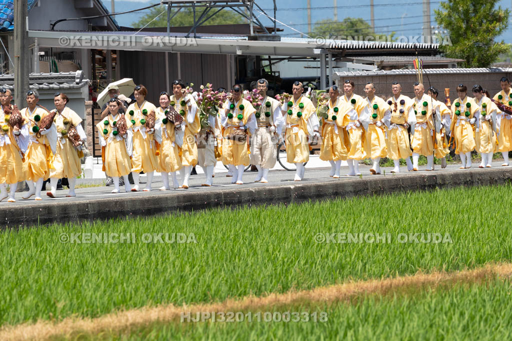 奈良県　金峯山寺　蓮華会　奥田の蓮取り