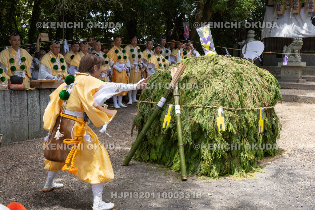 奈良県　金峯山寺　蓮華会　奥田の蓮取り　護摩法要（弁天神社）