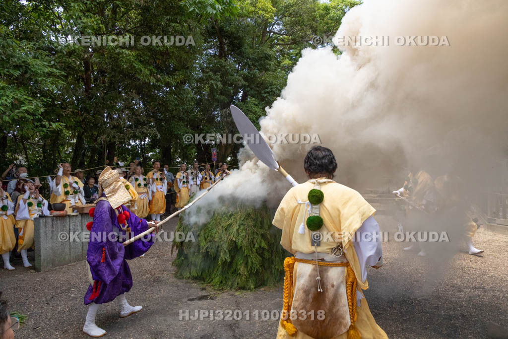 奈良県　金峯山寺　蓮華会　奥田の蓮取り　護摩法要（弁天神社）