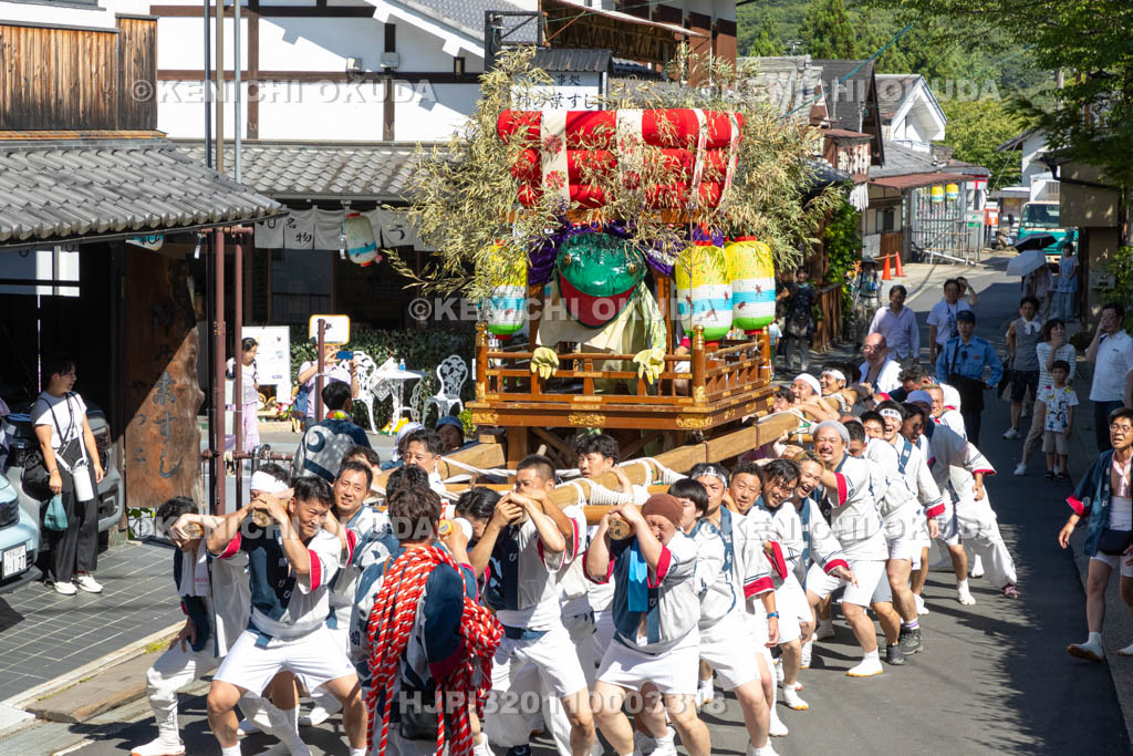 奈良県　金峯山寺　蓮華会・蛙飛び行事　太鼓台