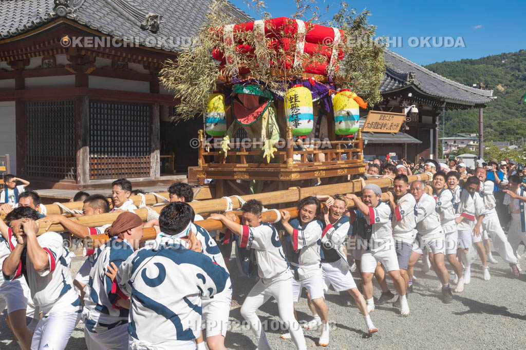 奈良県　金峯山寺　蓮華会・蛙飛び行事　太鼓台
