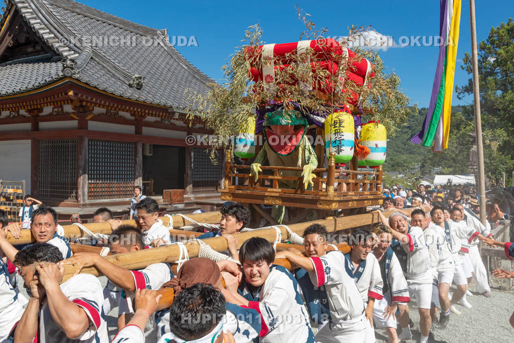 奈良県　金峯山寺　蓮華会・蛙飛び行事　太鼓台