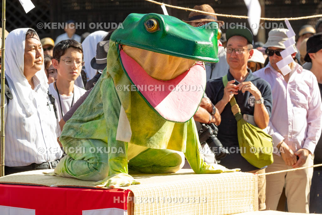奈良県　金峯山寺　蓮華会・蛙飛び行事