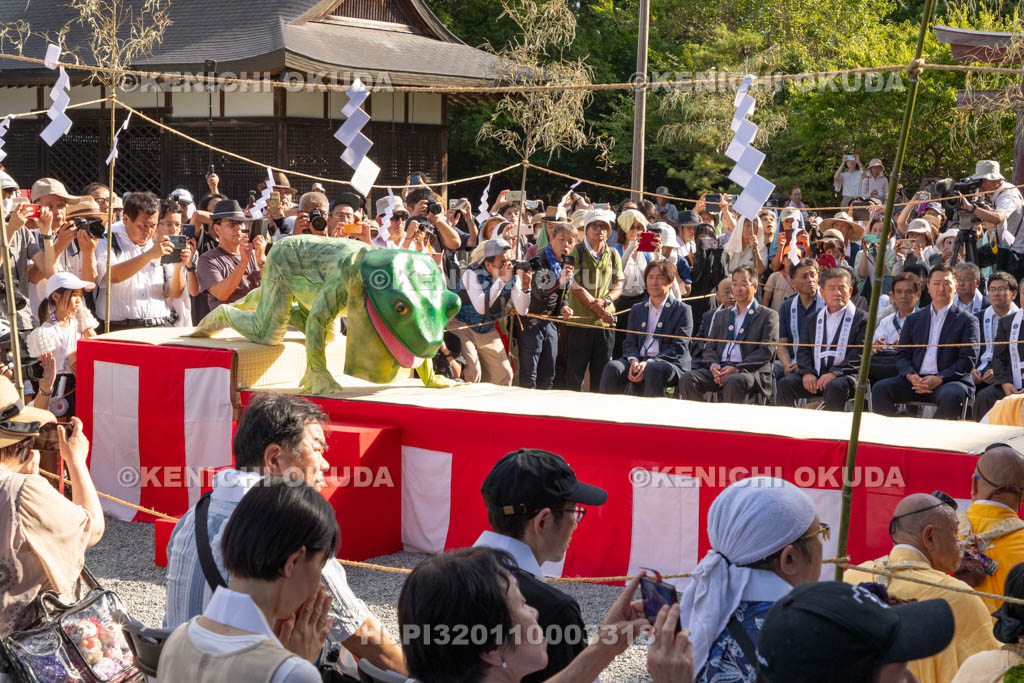 奈良県　金峯山寺　蓮華会・蛙飛び行事