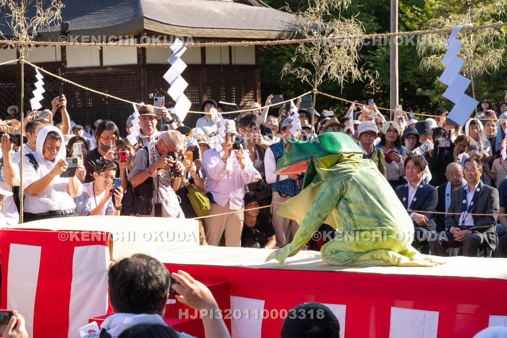 奈良県　金峯山寺　蓮華会・蛙飛び行事