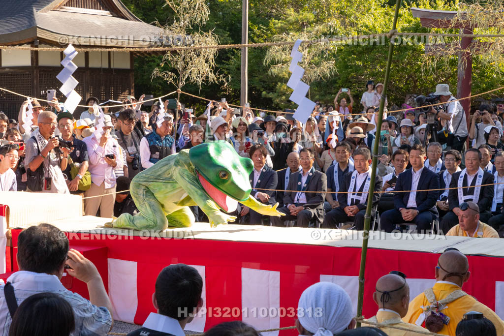 奈良県　金峯山寺　蓮華会・蛙飛び行事