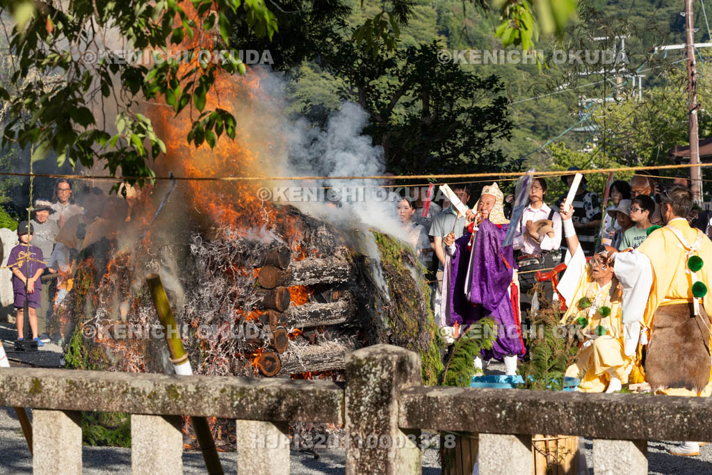 奈良県　金峯山寺　蓮華会　採灯大護摩供（金峯山寺）