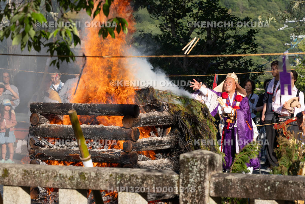 奈良県　金峯山寺　蓮華会　採灯大護摩供（金峯山寺）
