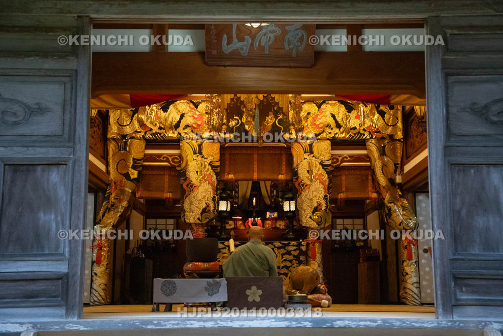 奈良県　小橡（ことち）の虫送り　出発前の法要