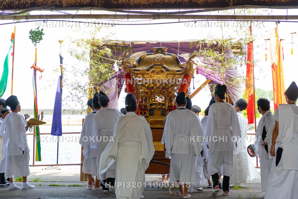 和歌山県　田辺祭（宵宮）　神輿渡御　御旅所着輿