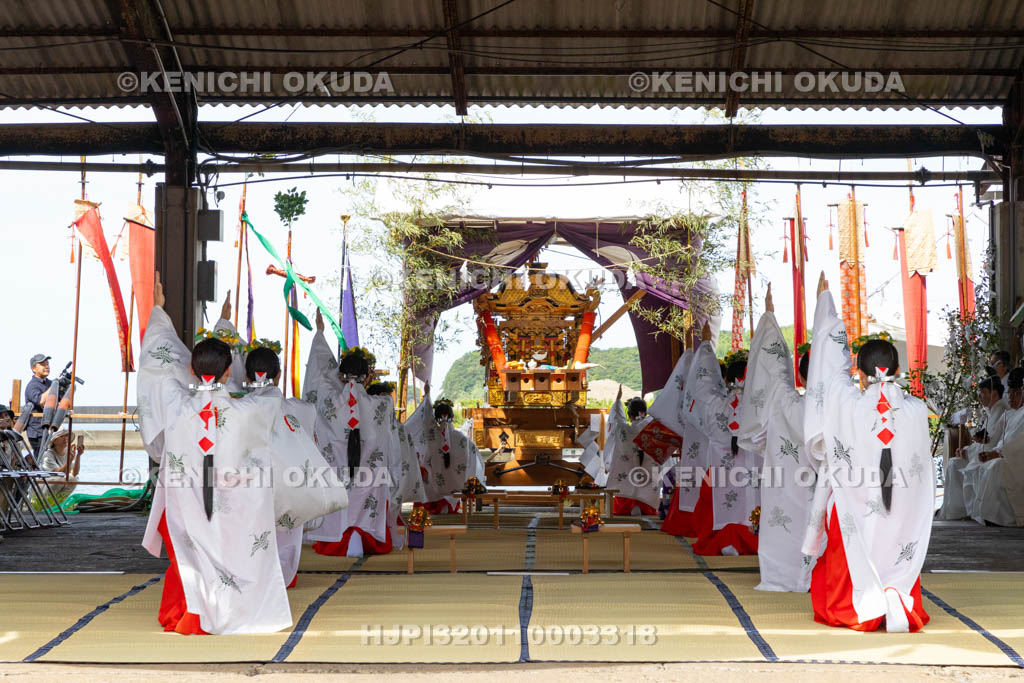 和歌山県　田辺祭（宵宮）　御旅所祭　神楽奉奏（浦安の舞）