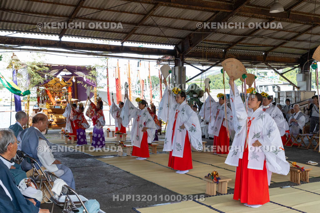 和歌山県　田辺祭（宵宮）　御旅所祭　神楽奉奏（浦安の舞）