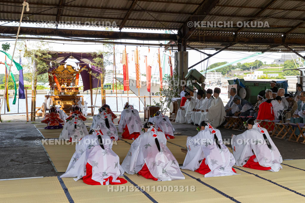 和歌山県　田辺祭（宵宮）　御旅所祭　神楽奉奏（浦安の舞）