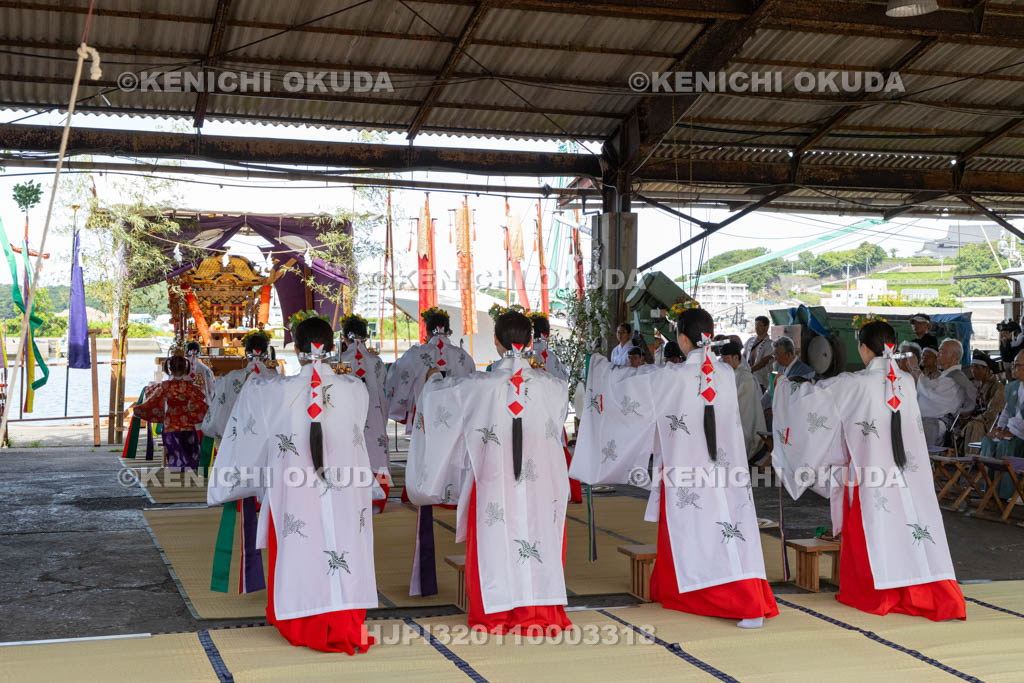 和歌山県　田辺祭（宵宮）　御旅所祭　神楽奉奏（浦安の舞）