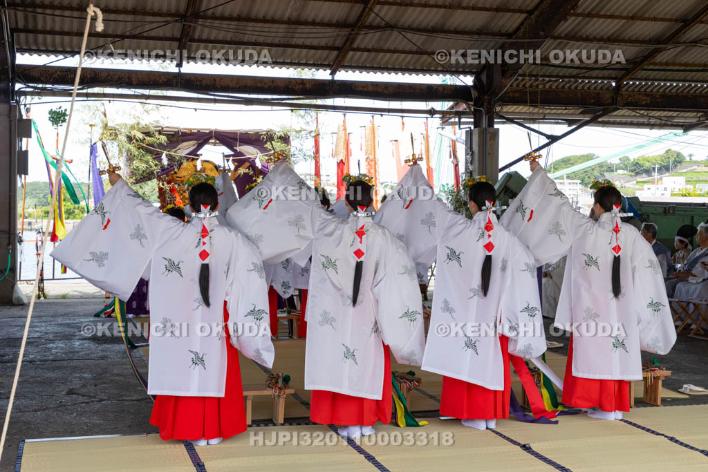 和歌山県　田辺祭（宵宮）　御旅所祭　神楽奉奏（浦安の舞）