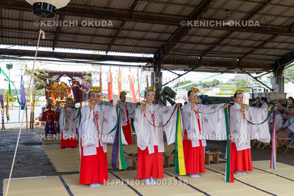 和歌山県　田辺祭（宵宮）　御旅所祭　神楽奉奏（浦安の舞）