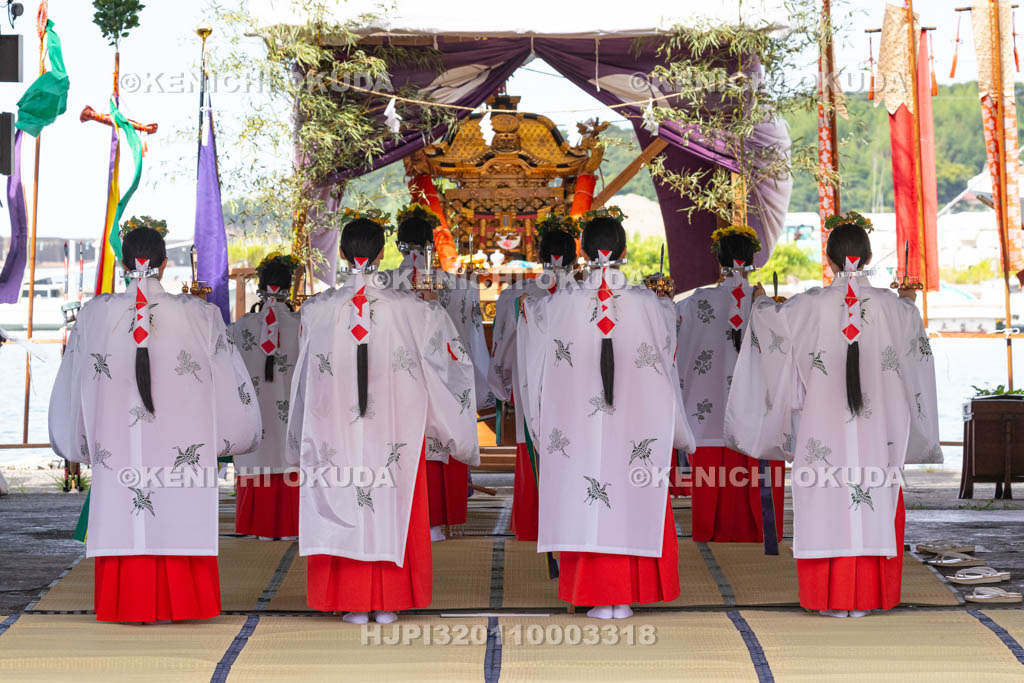 和歌山県　田辺祭（宵宮）　御旅所祭　神楽奉奏（浦安の舞）