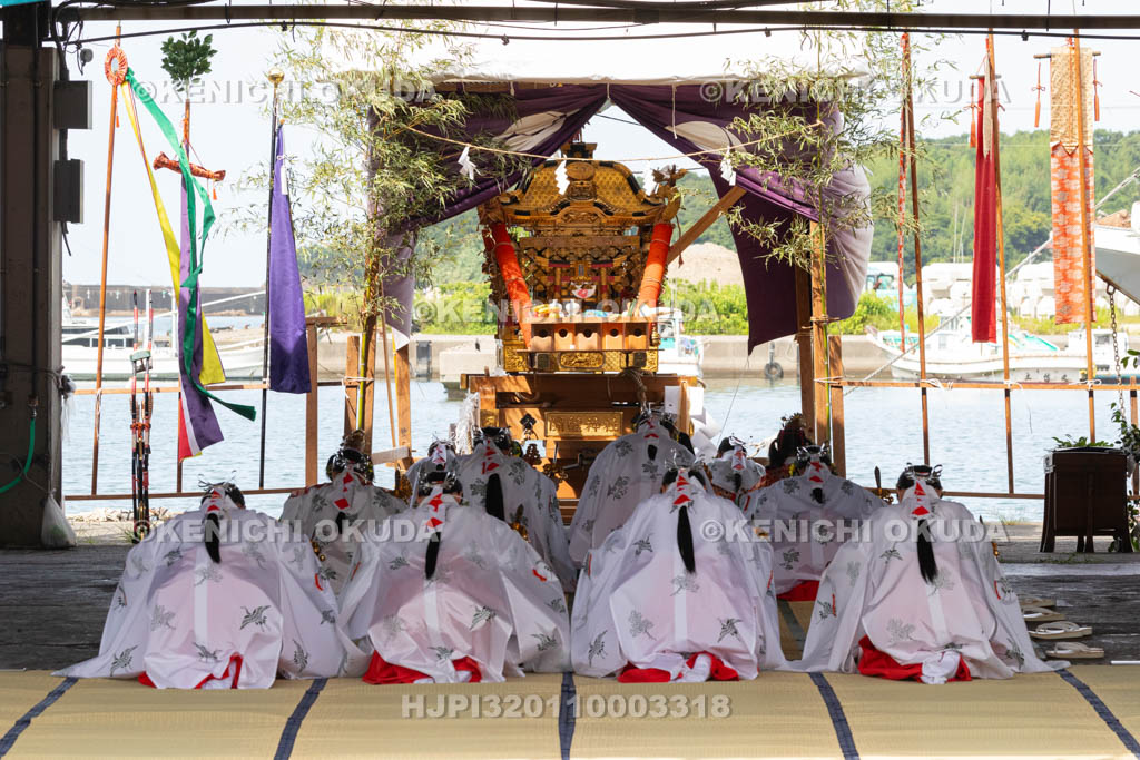 和歌山県　田辺祭（宵宮）　御旅所祭　神楽奉奏（浦安の舞）