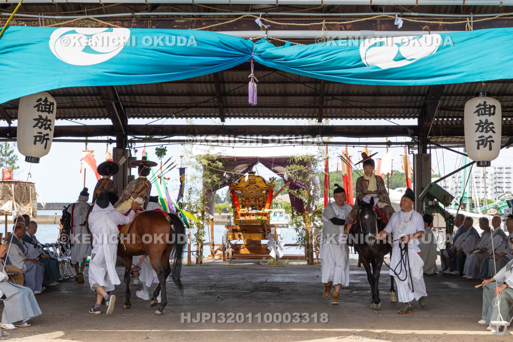 和歌山県　田辺祭（宵宮）　御旅所　役馬御勤め