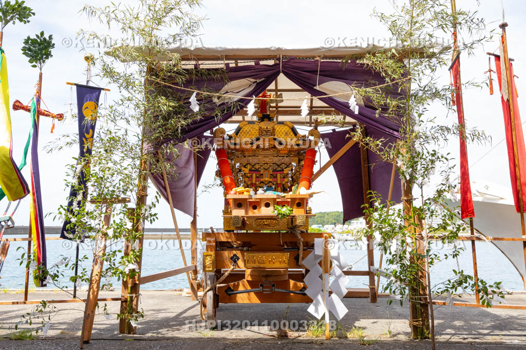 和歌山県　田辺祭（宵宮）　御旅所　神輿（神饌）