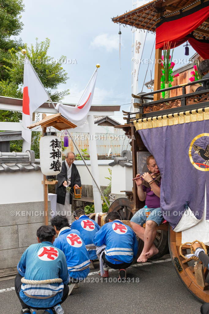 和歌山県　田辺祭（宵宮）　弁天神社の御勤め　笠鉾（片町）