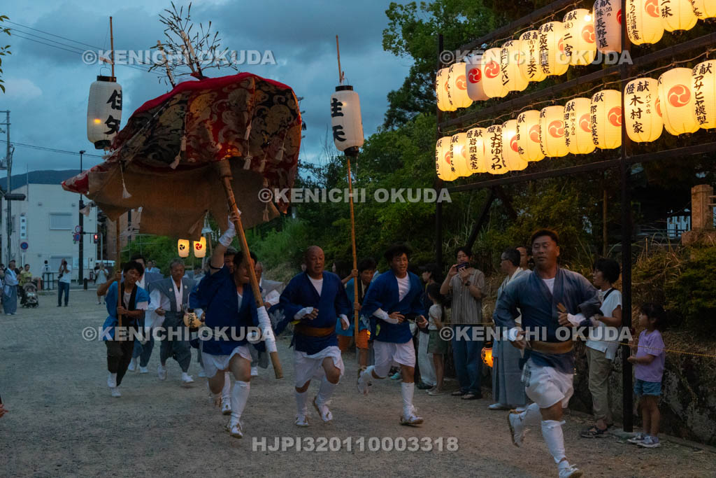 和歌山県　田辺祭（宵宮）　住矢の走り