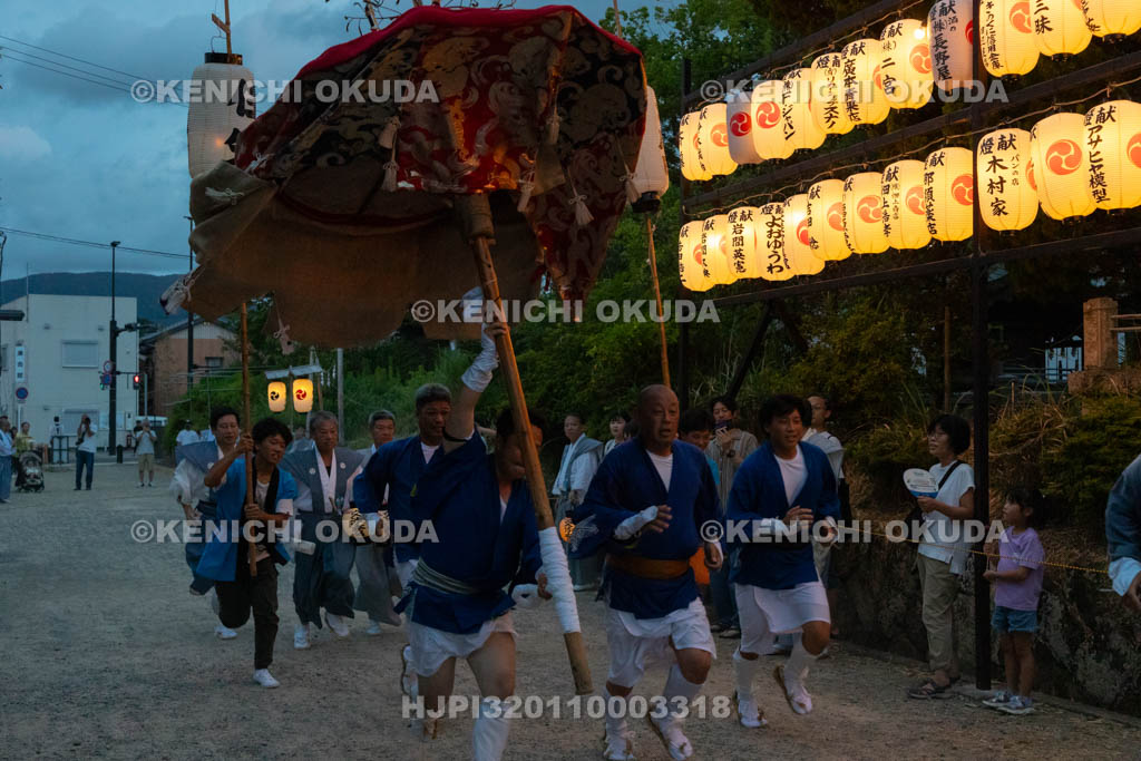 和歌山県　田辺祭（宵宮）　住矢の走り